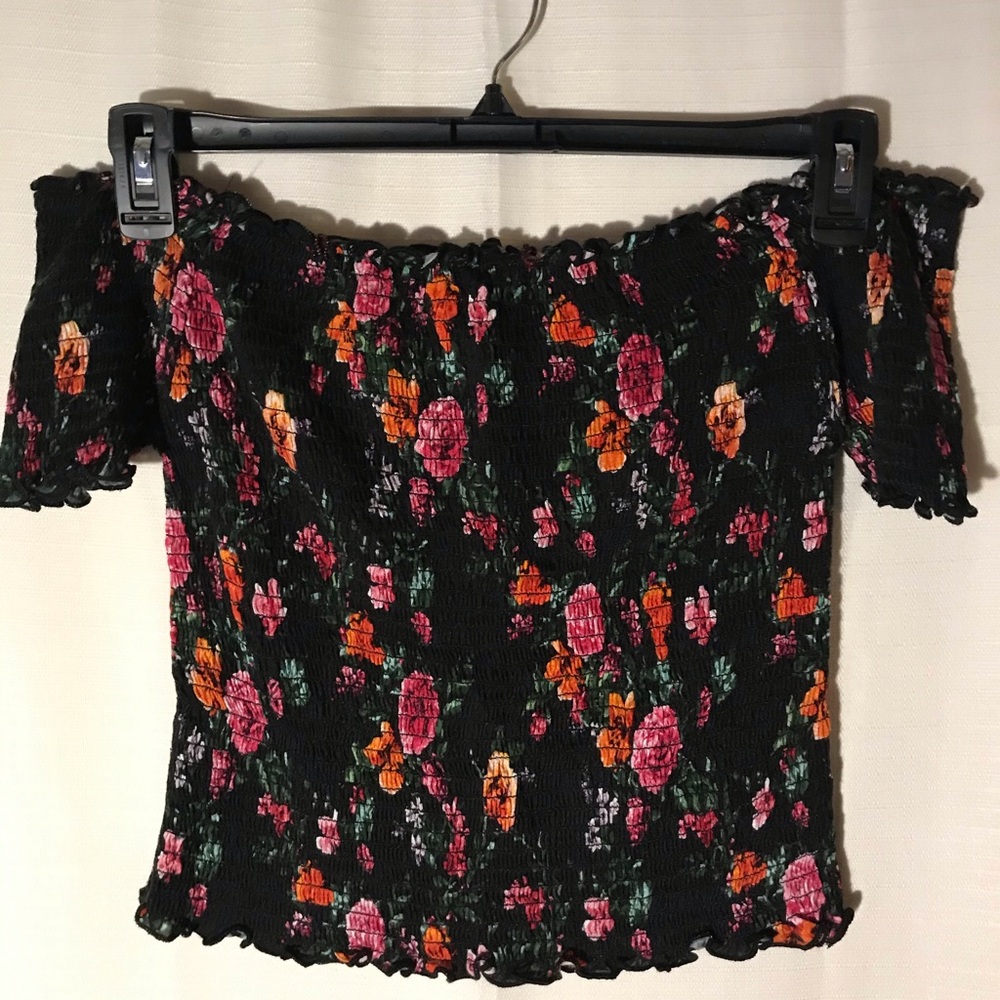 Off the shoulders crop top